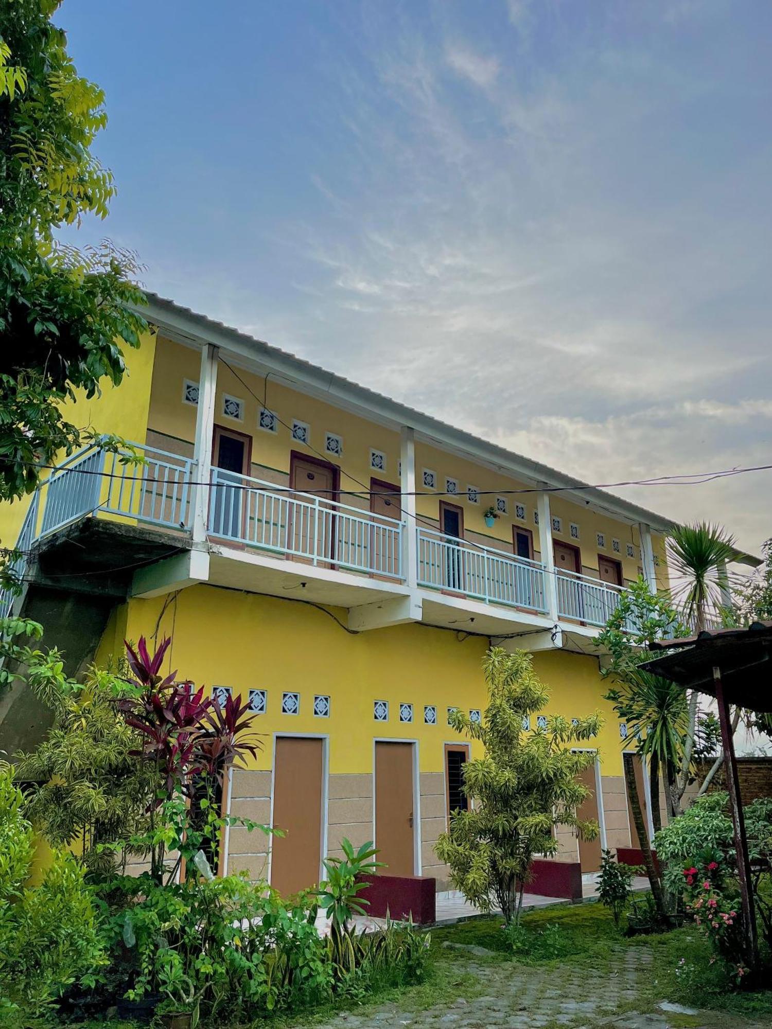 Alan'S Homestay Kuripan  ภายนอก รูปภาพ