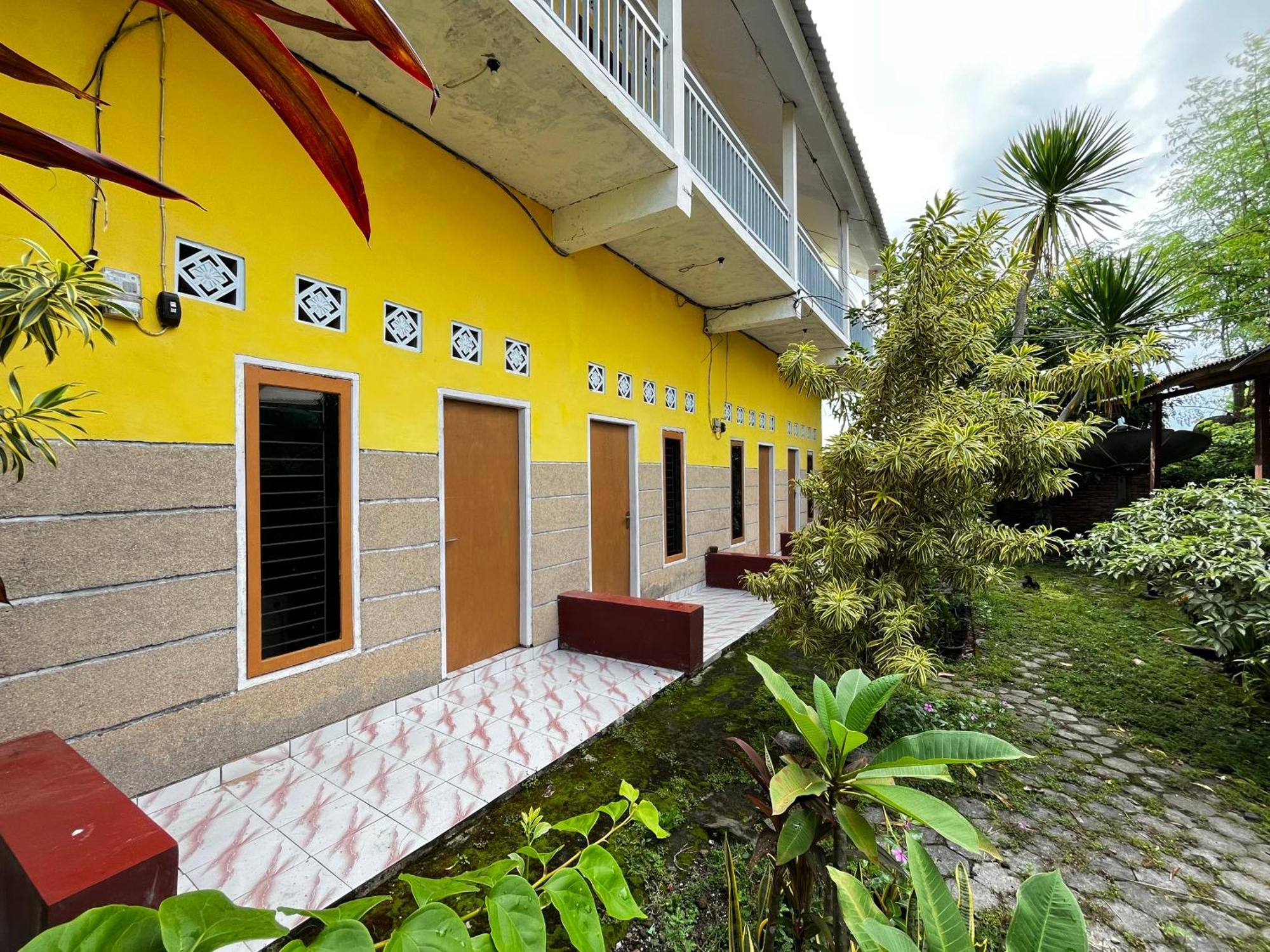 Alan'S Homestay Kuripan  ภายนอก รูปภาพ